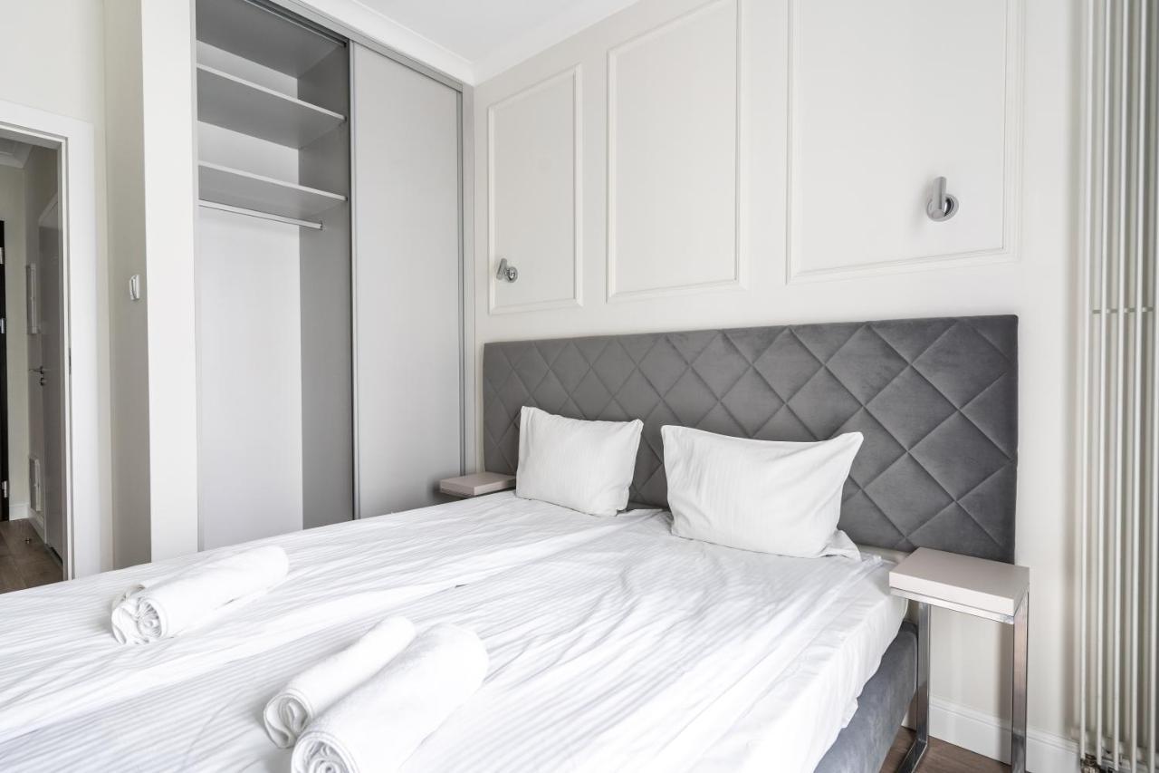Butas Apartament Mennica - Chic Warsaw